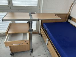 Pflegebett mit Nachtisch Binder Rehab