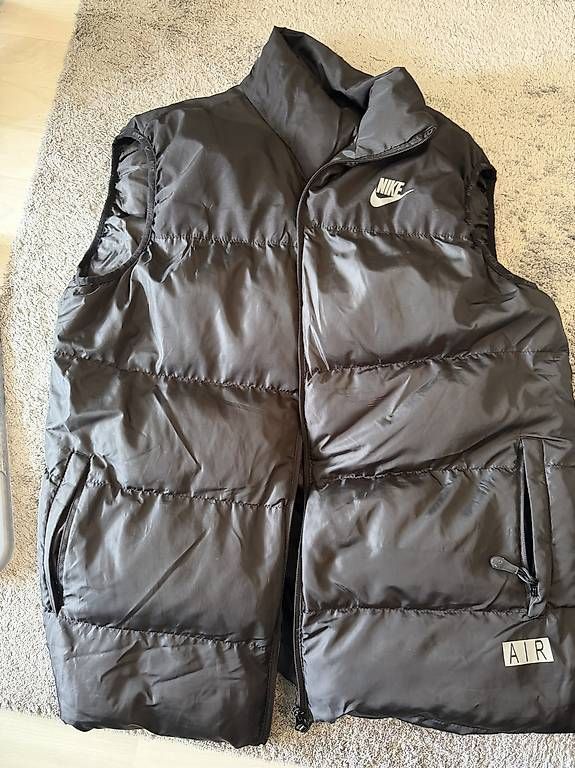 Vestes: Nike Grösse XXL  – D'occasion à Langnau b. Reiden par Kad.Ha