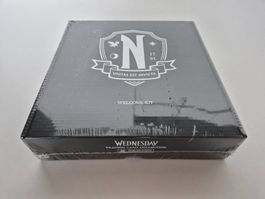 NEU - Wednesday TCG Welcome-Kit Nevermore Academy