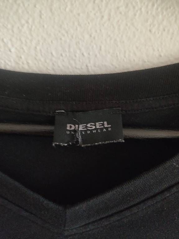 T-Shirts: T-shirt Diesel nera, taglia M – Gebraucht aus Losone von mar_n5ds 1