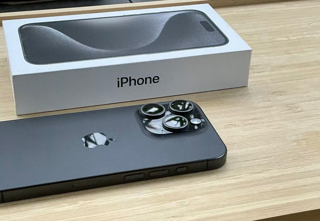 Apple Handys / Smartphones: iphone 15 pro  (128GB) Akku 100% – Gebraucht aus Luzern von Waince786