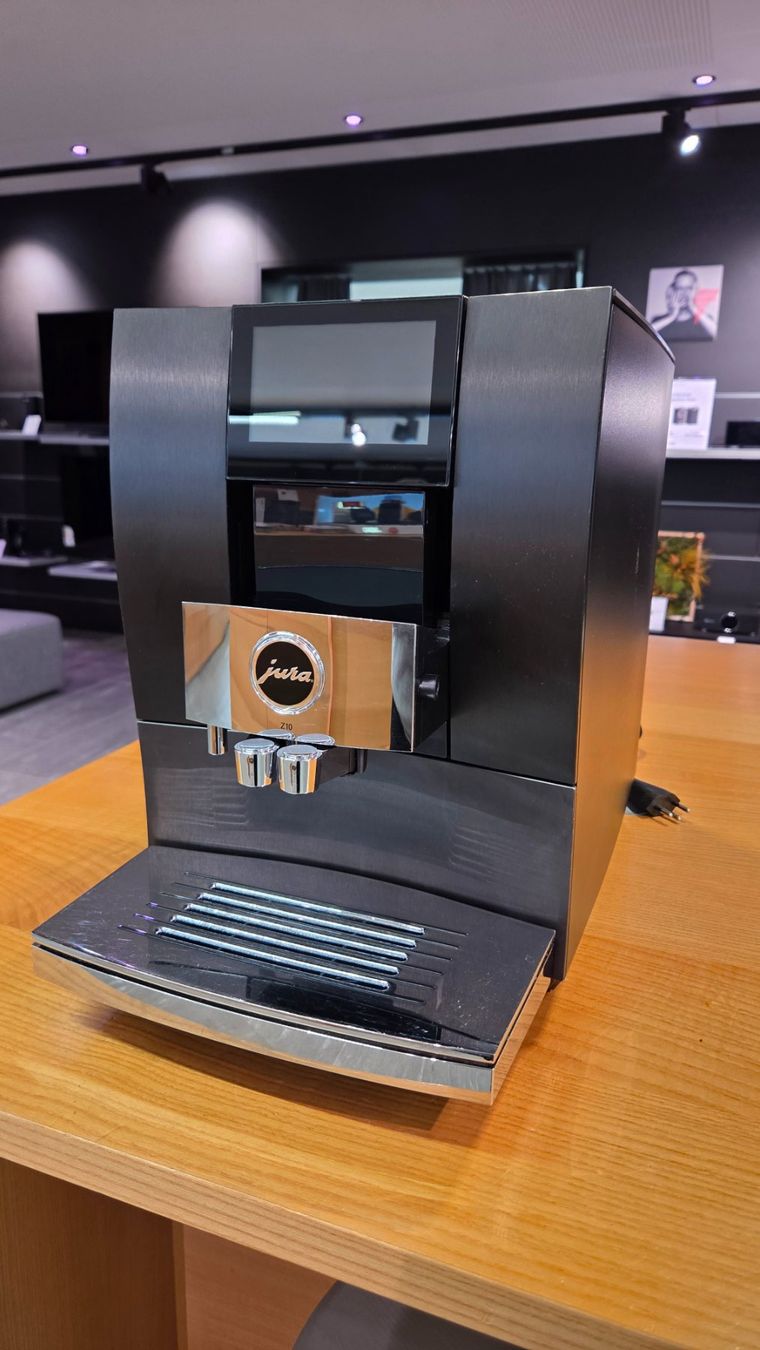 Jura Macchine per caffè & Macchine per espresso: Jura Kaffeemaschine Z10 – Usato da Adelboden venduto da LWA
