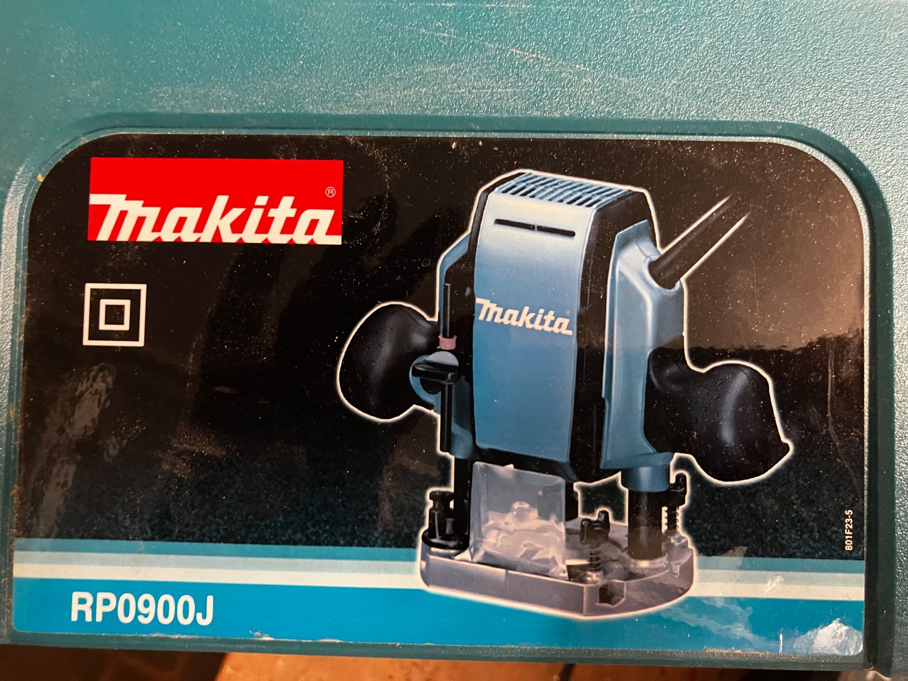 Makita Alle Maschinen: Oberfräse – Gebraucht aus Bern von Atelier.Werkstatt49