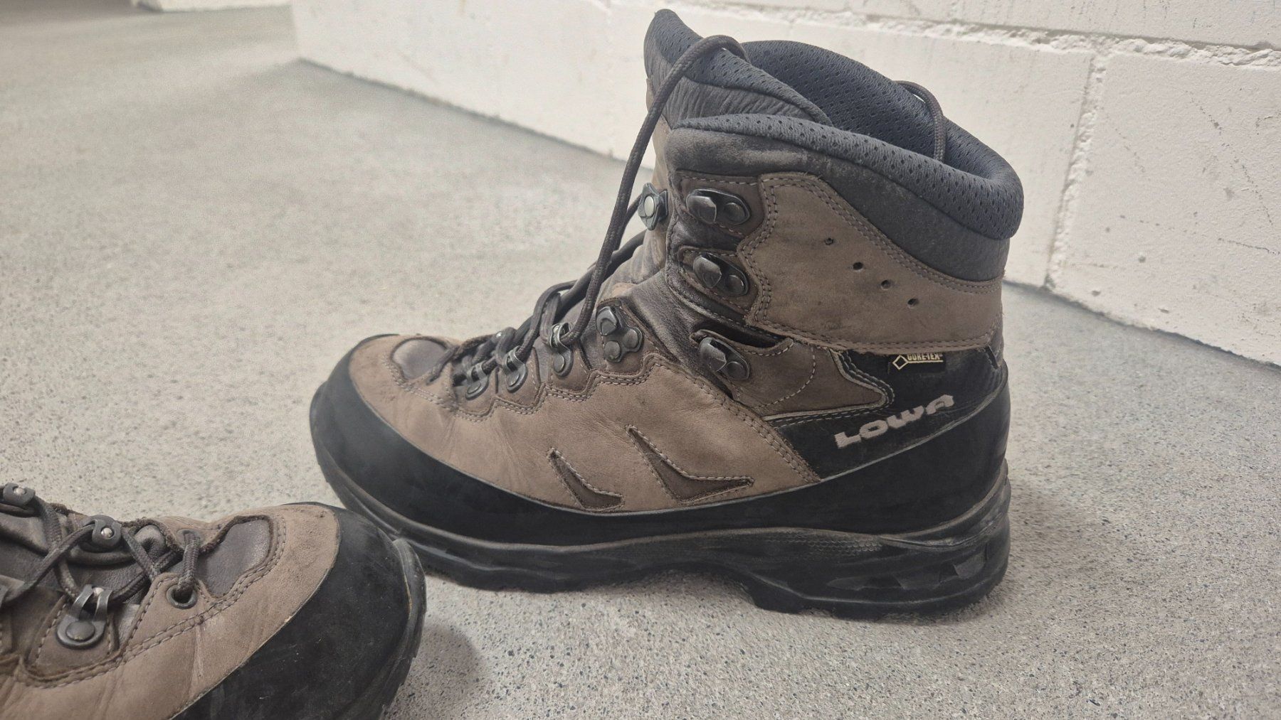 Chaussures hommes: Lowa Wanderschuhe – D'occasion à Oberkirch LU par Saae 1