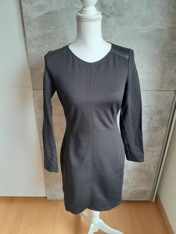 Robe noire Hugo Boss Kaufen auf Ricardo