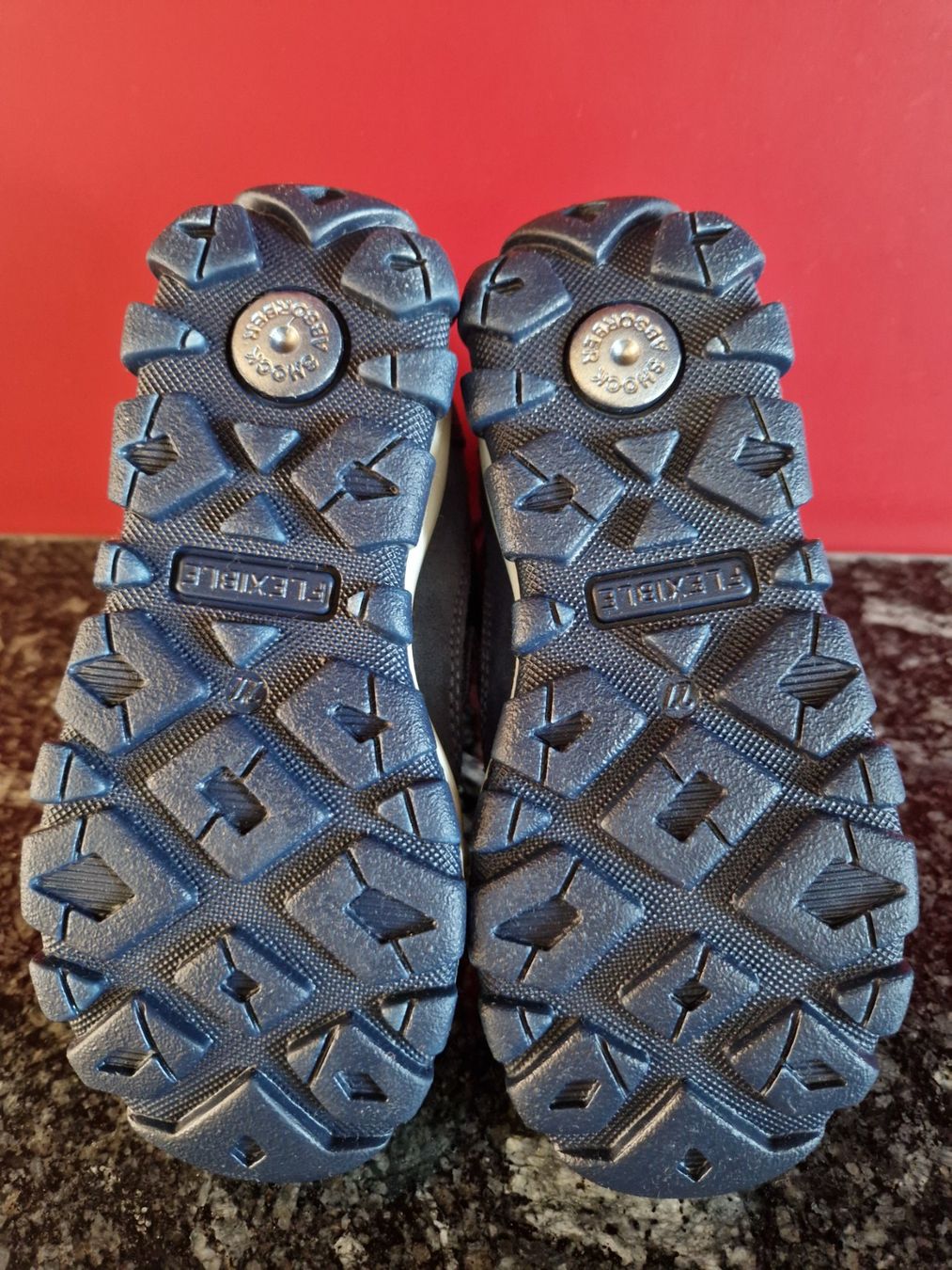 Scarpe per ragazze: Neuer Winterschuh, Gr. 27 – Usato da Hundwil venduto da and_ymz9 3