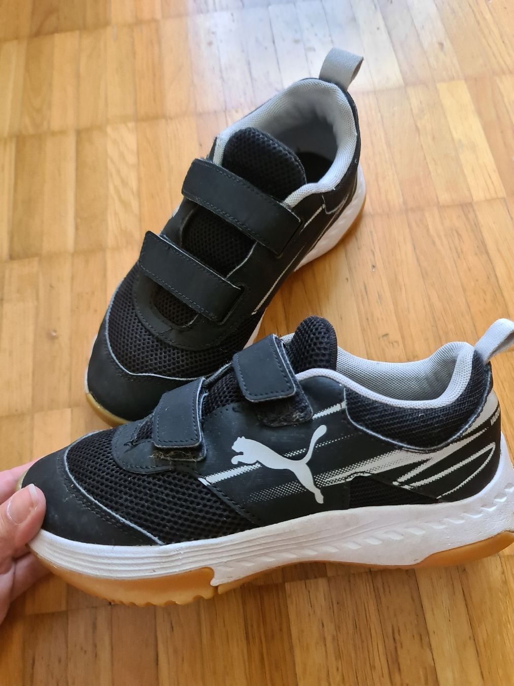 Puma Scarpe per ragazzi: Puma Hallenschuhe Klettverschluss Grösse 35 – Usato da Emmenbrücke venduto da gatasalvache 1