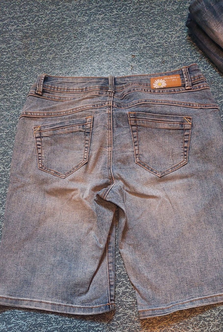 Jeans: kurze Jeans Multiblu – Usato da Unterbäch VS venduto da Nifadi 1
