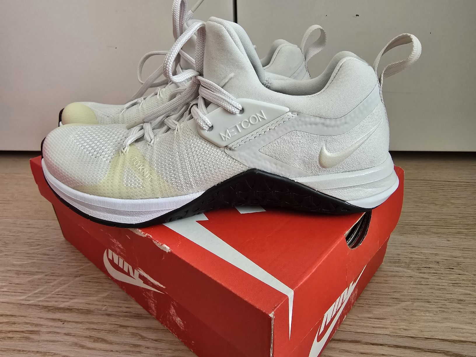 Nike Chaussures femmes: Nike Metcon Flyknit - Grösse 39 – Neuf avec emballage d'origine à Rickenbach b. Wil par Beautiful.Things 2
