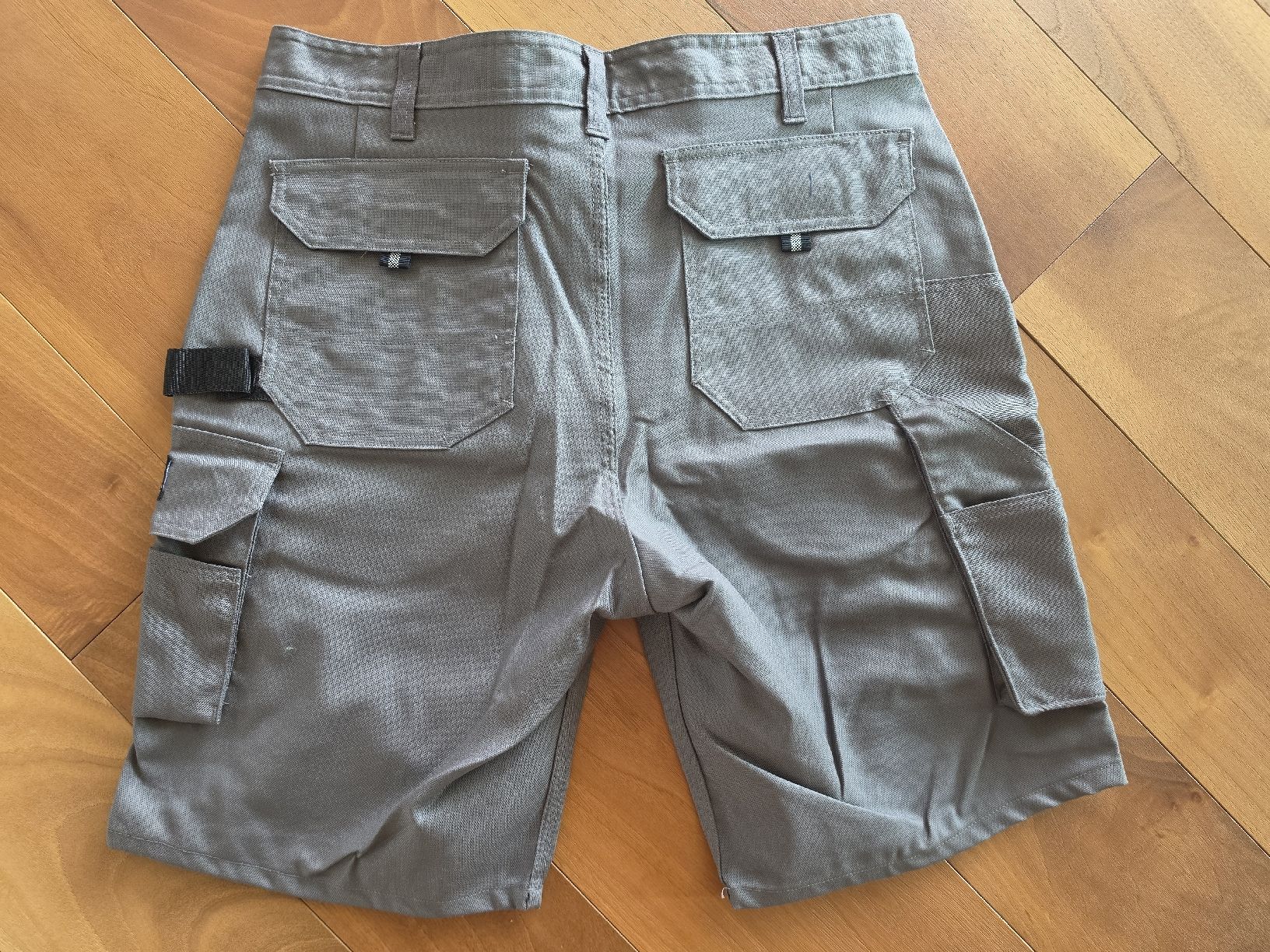 Hosen: Arbeitshosen kurz Gr 51 – Neu und originalverpackt aus Zürich von ZH-Vintage 1