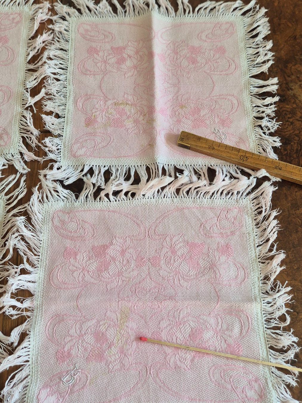 Autre linge de table: Antike Tischdecke rosa mit 4 Servietten – Neuf (Voir description) à Bern par aronari 8