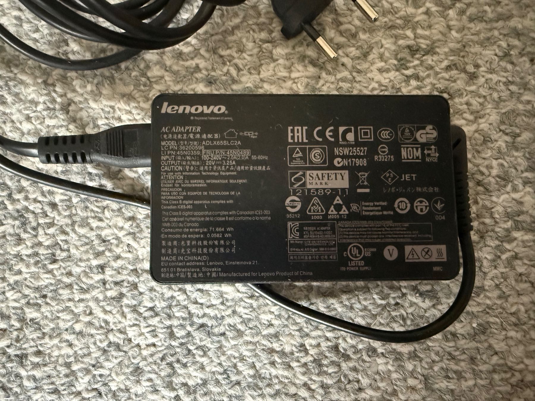Lenovo Docking station: Thinkpad Ultra Dock Typ 40A2  inkl. Ladeadapter & Schlüssel – Usato da Niederhasli venduto da Cello57 3