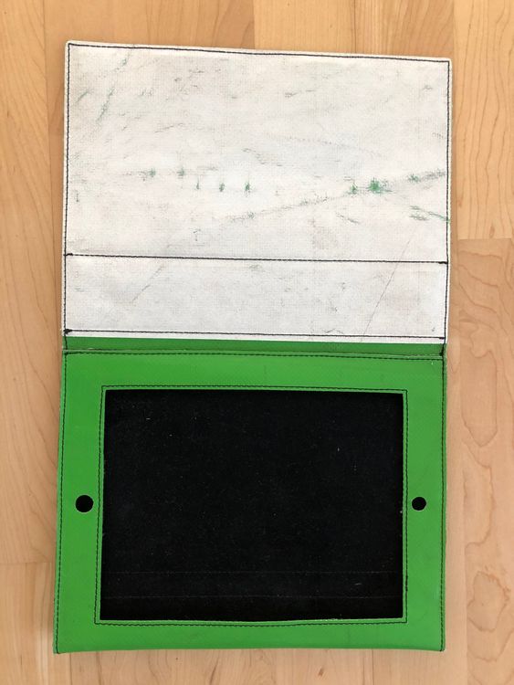 Freitag Covers & Taschen: Freitag iPad Hülle Grün – Gebraucht aus Menznau von sasna 2