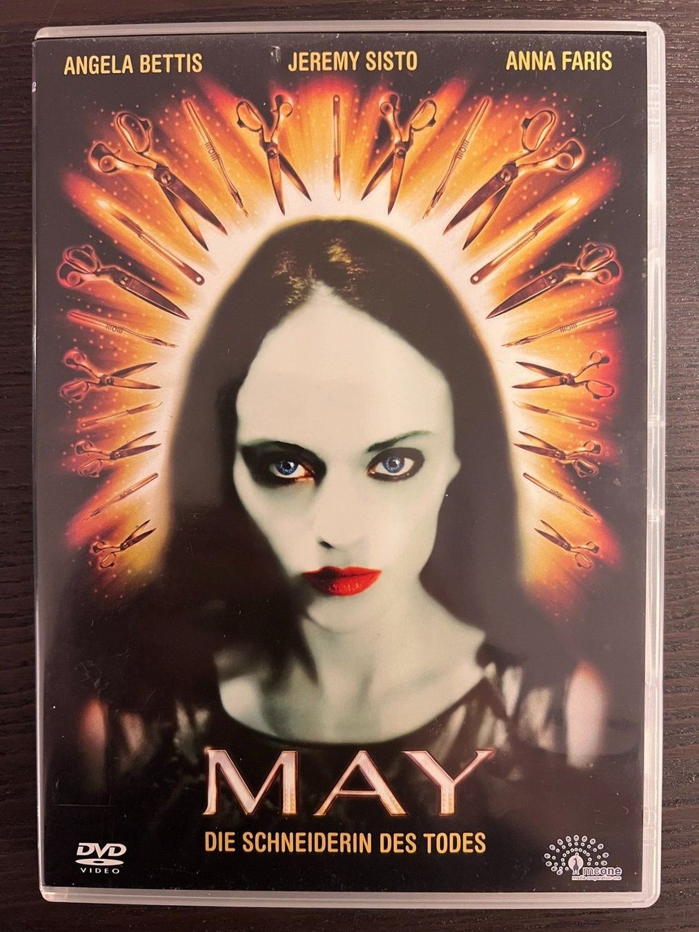 Tutti i DVDs: May - Die Schneiderin des Todes – Usato da Zürich venduto da FilmFreunde