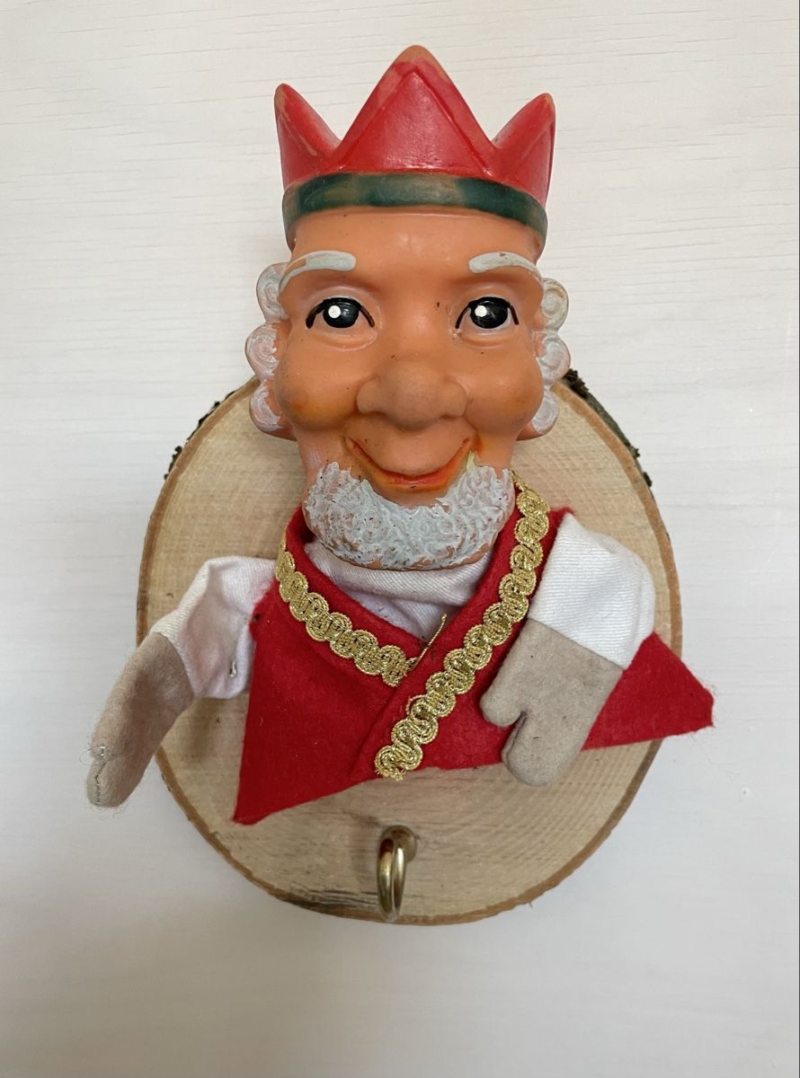 Guardaroba: Garderobe mit Kasperli Figur – Usato da Zürich venduto da Refereefair 2