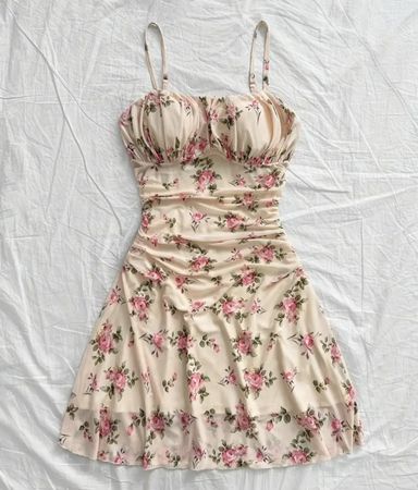 Sommerliches Minikleid mit Rosenmuster, Grösse S rosa touch