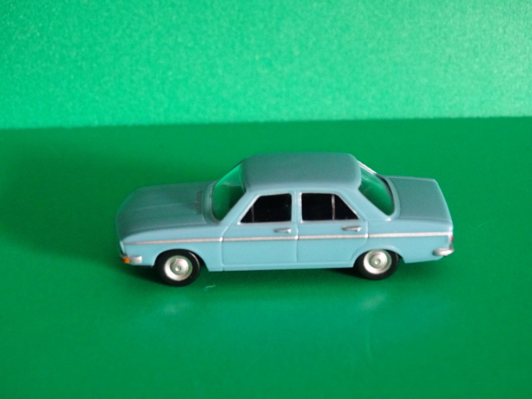 Audi Voitures modèles: Audi 100 LS von Magic 1/87 – D'occasion à Bretzwil par Meex 2