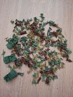 Alte Spielzeugsoldaten aus Plastik  - ca. 150 Stück