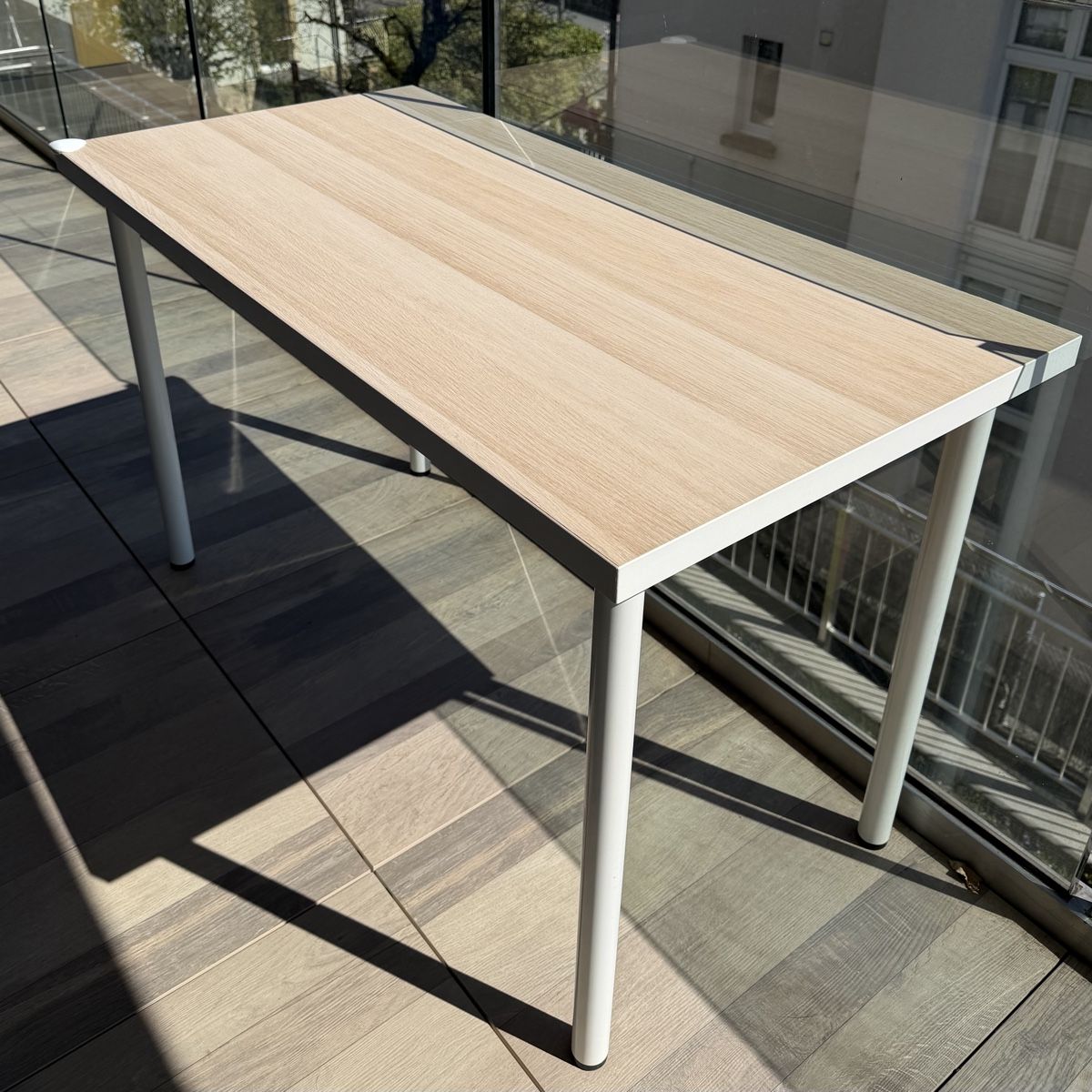 Ikea Tische: Table IKEA LINNMON avec 4 pieds ADILS – Excellent état – Gebraucht aus Neuchâtel von PreviCardo