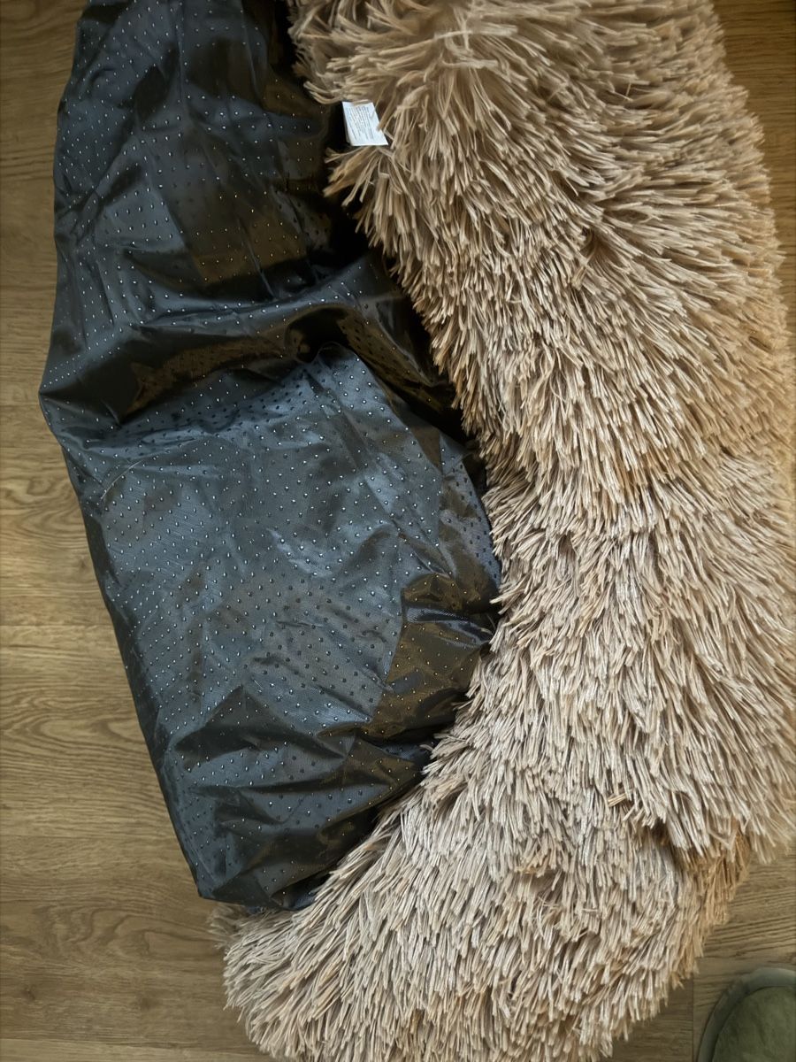 Liege- & Schlafplätze: Hundebett  – Neu (gemäss Beschreibung) aus Bettlach von Valgoy 1