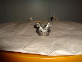 *** Vintage Huhn auf Nest *** Süssstoff Döschen ab 1.00