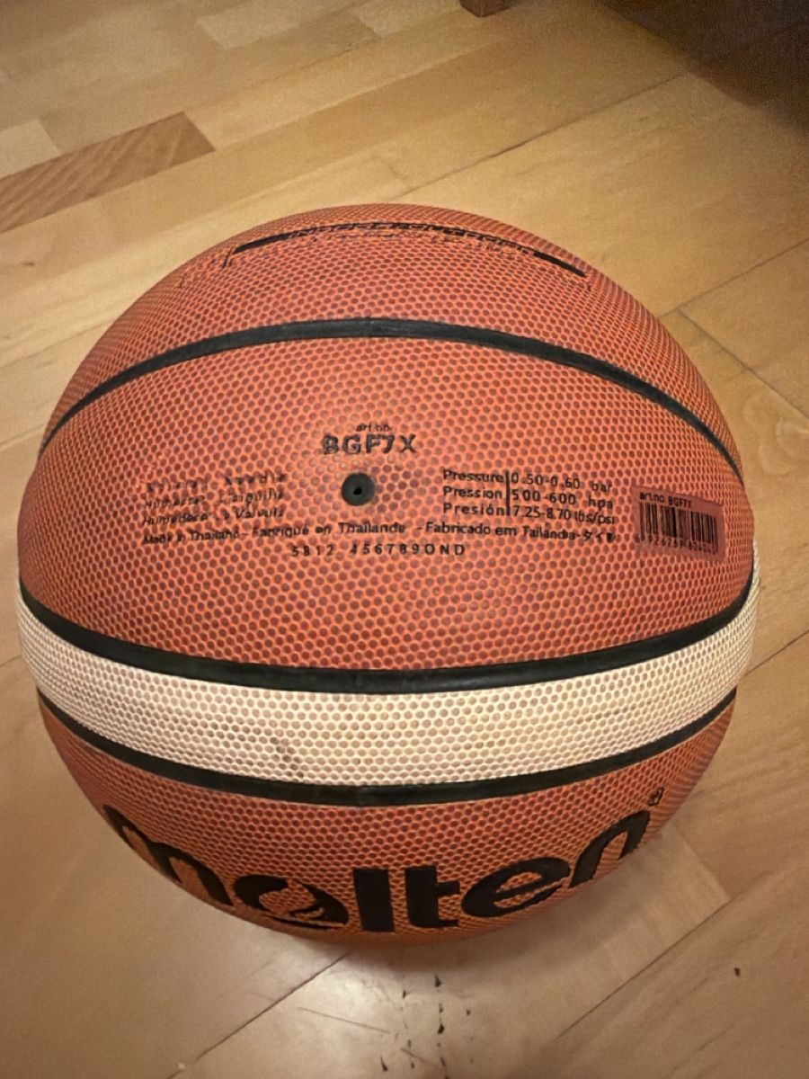 Ballons: Molten Basketball  – D'occasion à Zürich par arr_vq5w 1