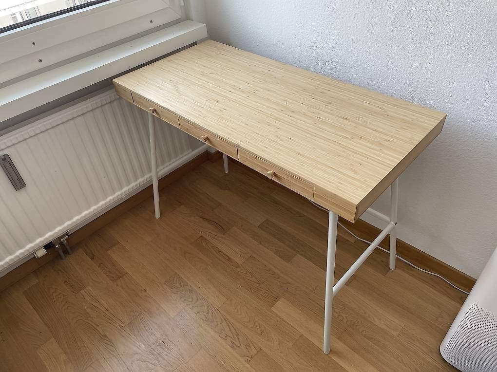 Scrivanie: IKEA LILLÅSEN Schreibtisch – Usato da Luzern venduto da ale_5qn5 1