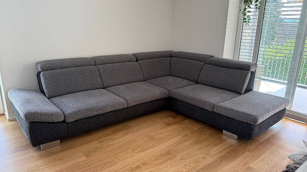 Sofas: Grosse Eckcouch / Ecksofa - Stauraum + Verstellfunktionen – Gebraucht aus Adliswil von Sasle89