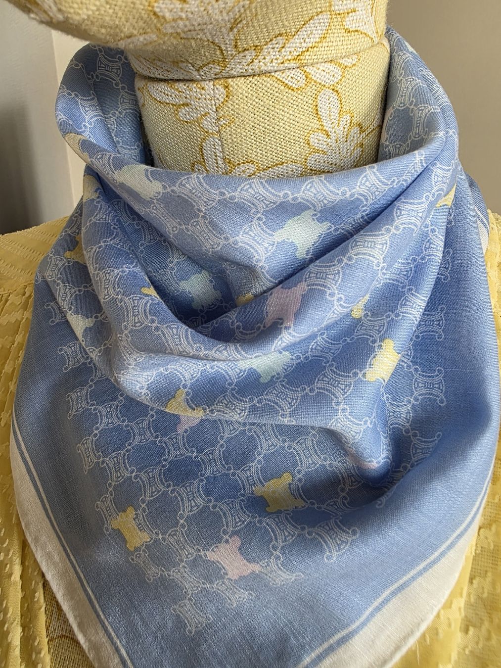 Celine Foulard & Sciarpe: CELINE Baumwolltuch 59 × 50 cm – Usato da Zürich venduto da LIMAR 5