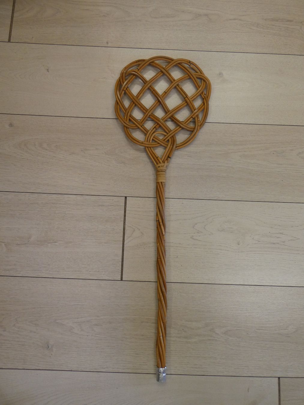 Tutti gli attrezzi: Teppichklopfer antik Vintage Nr. I – Usato da Rafz venduto da Powacaddy 1