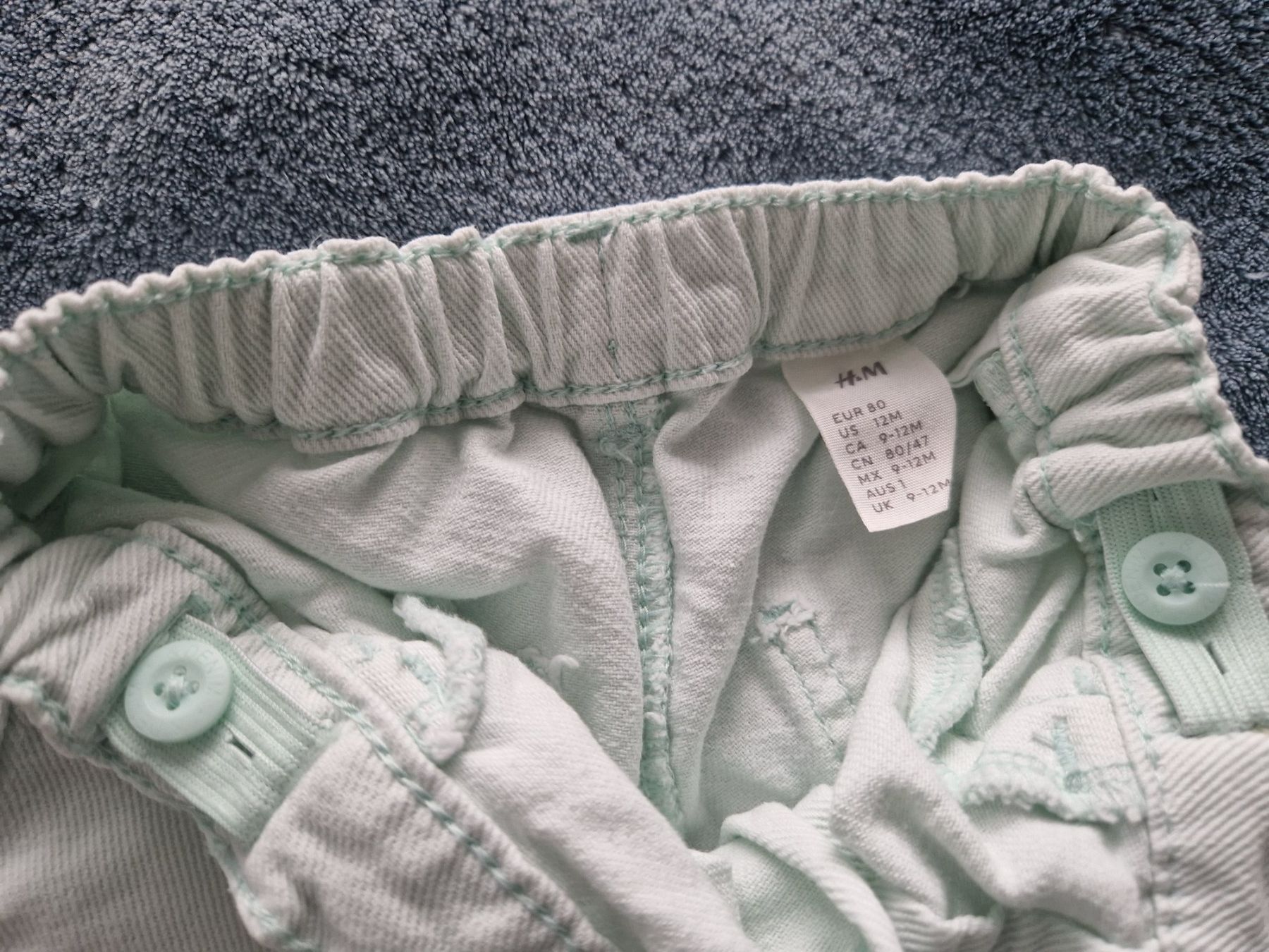 H&M Pantaloni: Kurze Jeans Hose grösse 80 mintgrün – Usato da Heimberg venduto da Eleanor20 1