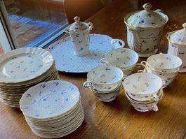 Kaffeegeschirr B&Co Limoges France mit Blumenmuster 45-teili