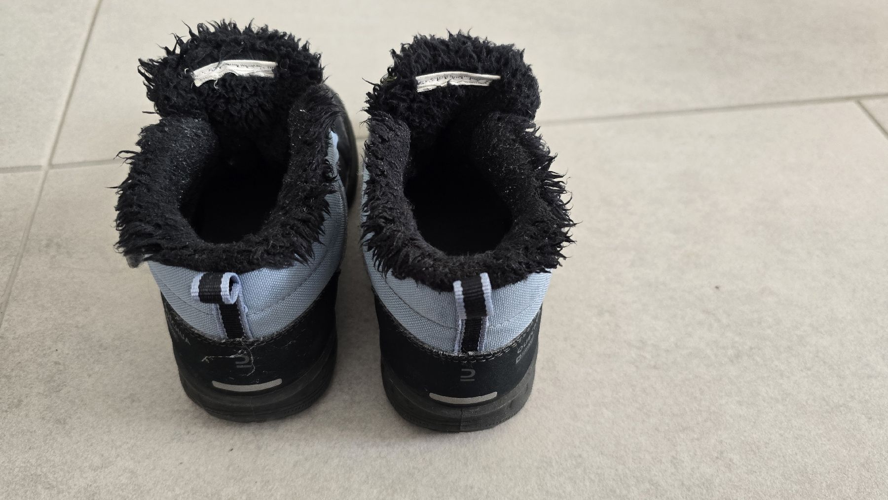 Scarpe per ragazzi: Winterschuhe Quechua gr. 26 wasserdicht – Usato da Wängi venduto da tamaso11 3