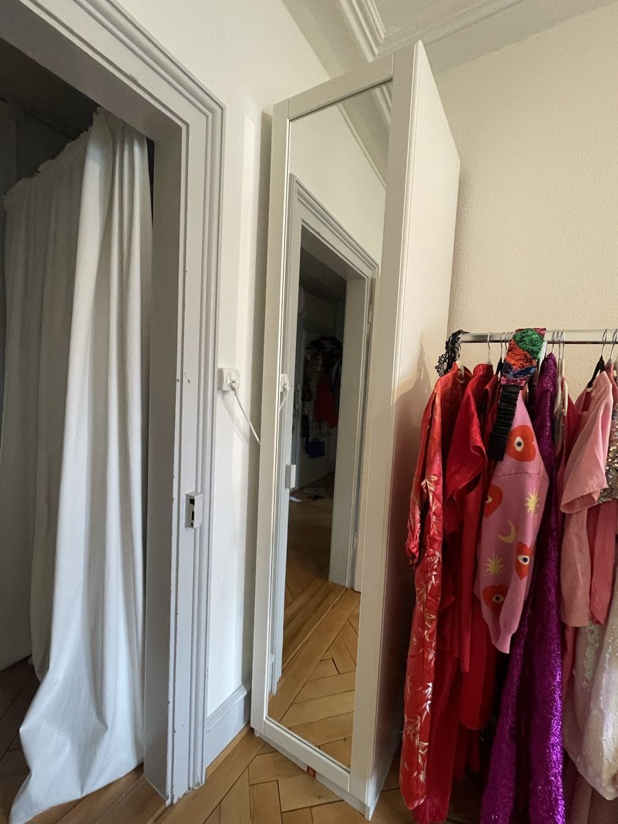 Ikea Armoires: Schrank PAX Ikea Spiegeltüre – D'occasion à Basel par knipslicht