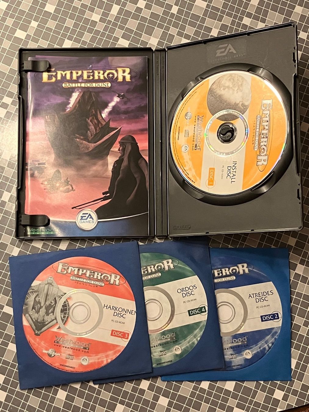 Spiele: Emperor - Battle for Dune (2001, PC) – Gebraucht aus Winkel von Asdas87 2