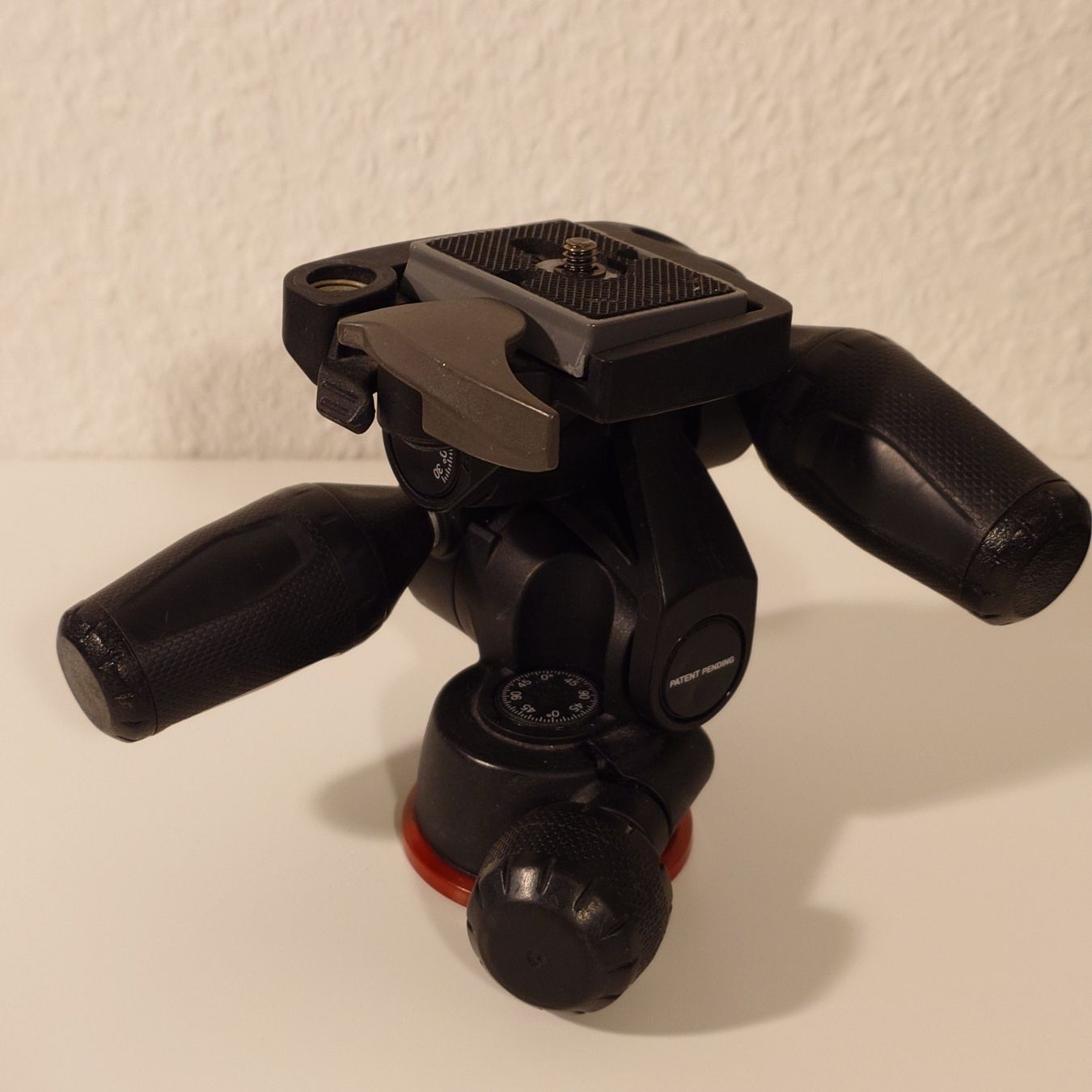 Manfrotto Treppiedi & Teste: Manfrotto MH804-3W 3-way Tripod Head – Usato da Zürich venduto da sam_v58f 1