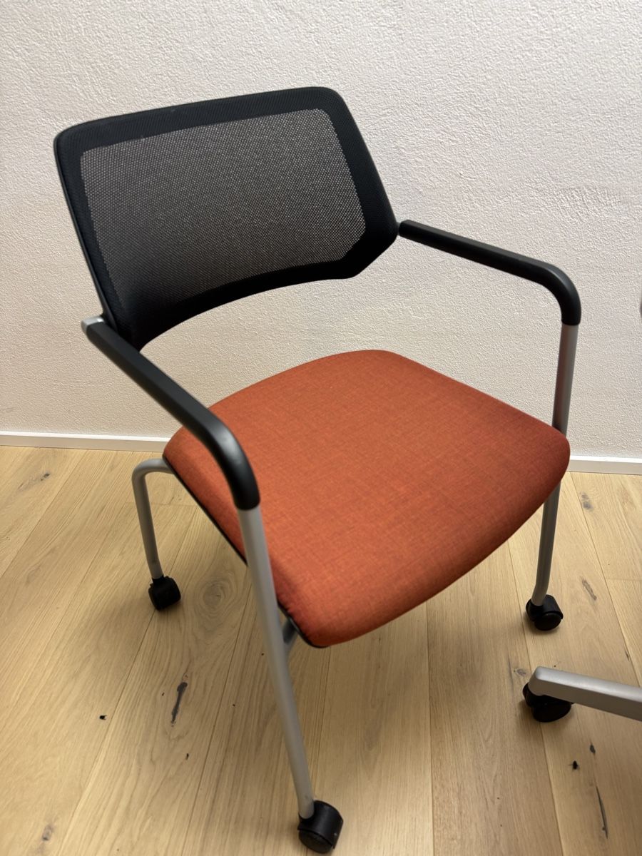 Stühle: Chaise de bureau pivotante, design moderne et confort optima – Gebraucht aus Uitikon Waldegg von Uitikon73 2