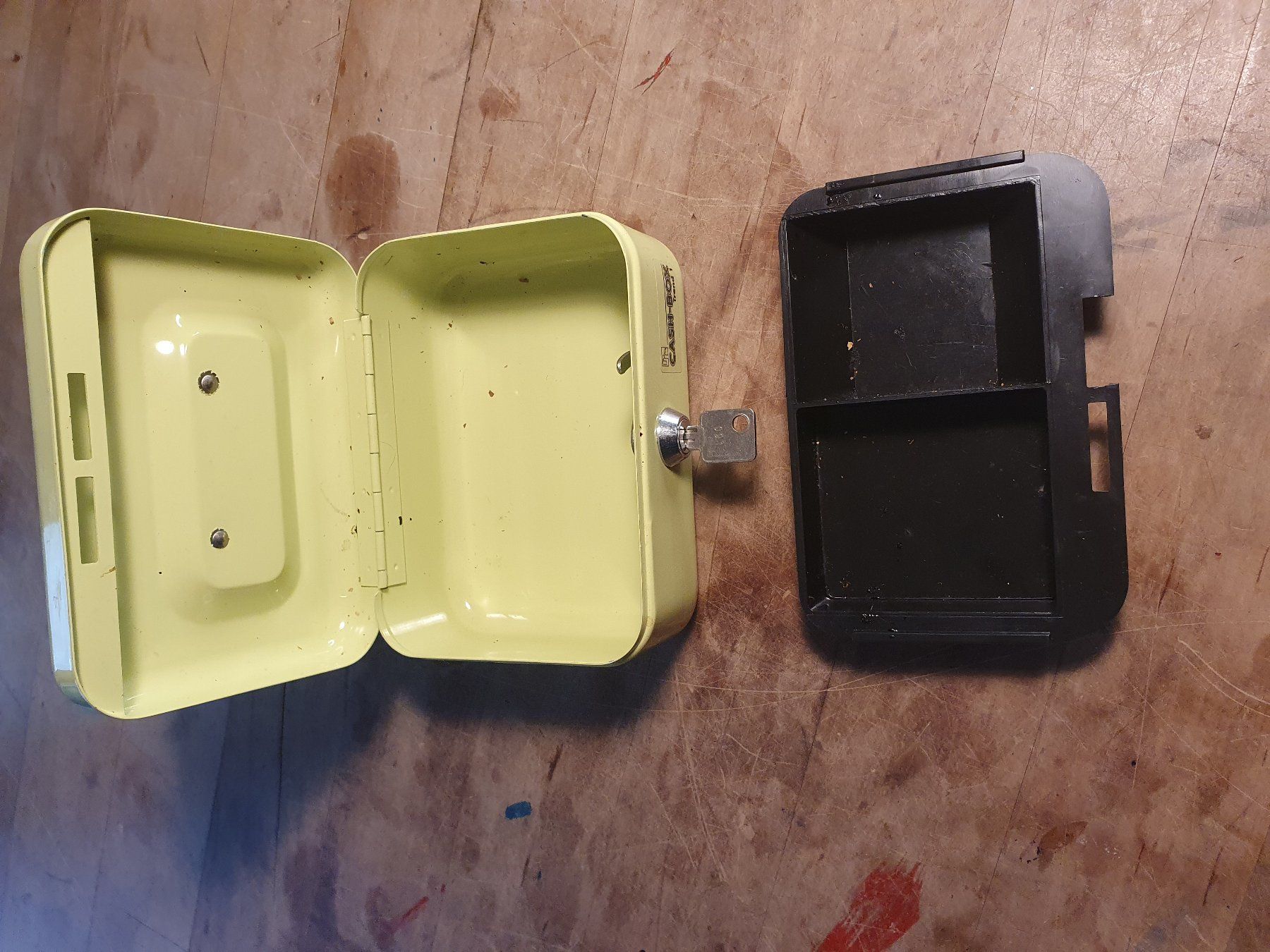 Kassen: Cash-Box abschliessbar – Gebraucht aus Zürich von loosebone 4