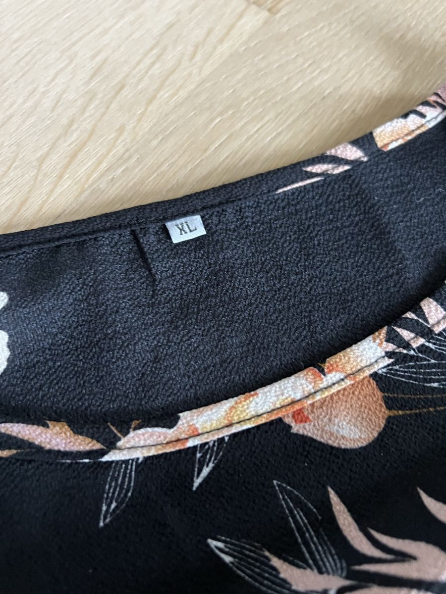 Kleider: Schönes Sommerkleid mit Blumenmuster, s-l – Gebraucht aus Staad SG von Chirrari 3