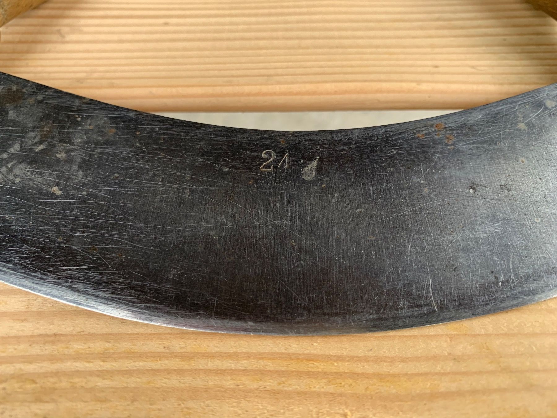 Tutti gli attrezzi: schönes Wiegemesser und Zapfhahn – Usato da Feldbach venduto da Olive1 8