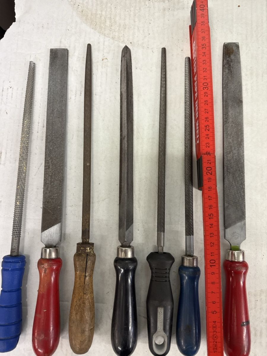 Tous les outils: 7 Feilen – D'occasion à Meienberg par sony252 3