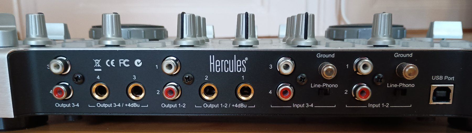 Hercules Console di mixaggio: Hercules dj console RMX – Usato da Delémont venduto da Burberry 3