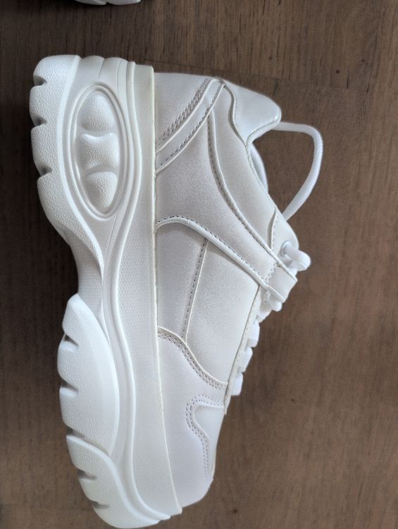 Chaussures femmes: NEU VENICE Plateau Sneaker Gr. 37 Weiss – Neuf avec emballage d'origine à Uster par Mooreas 3