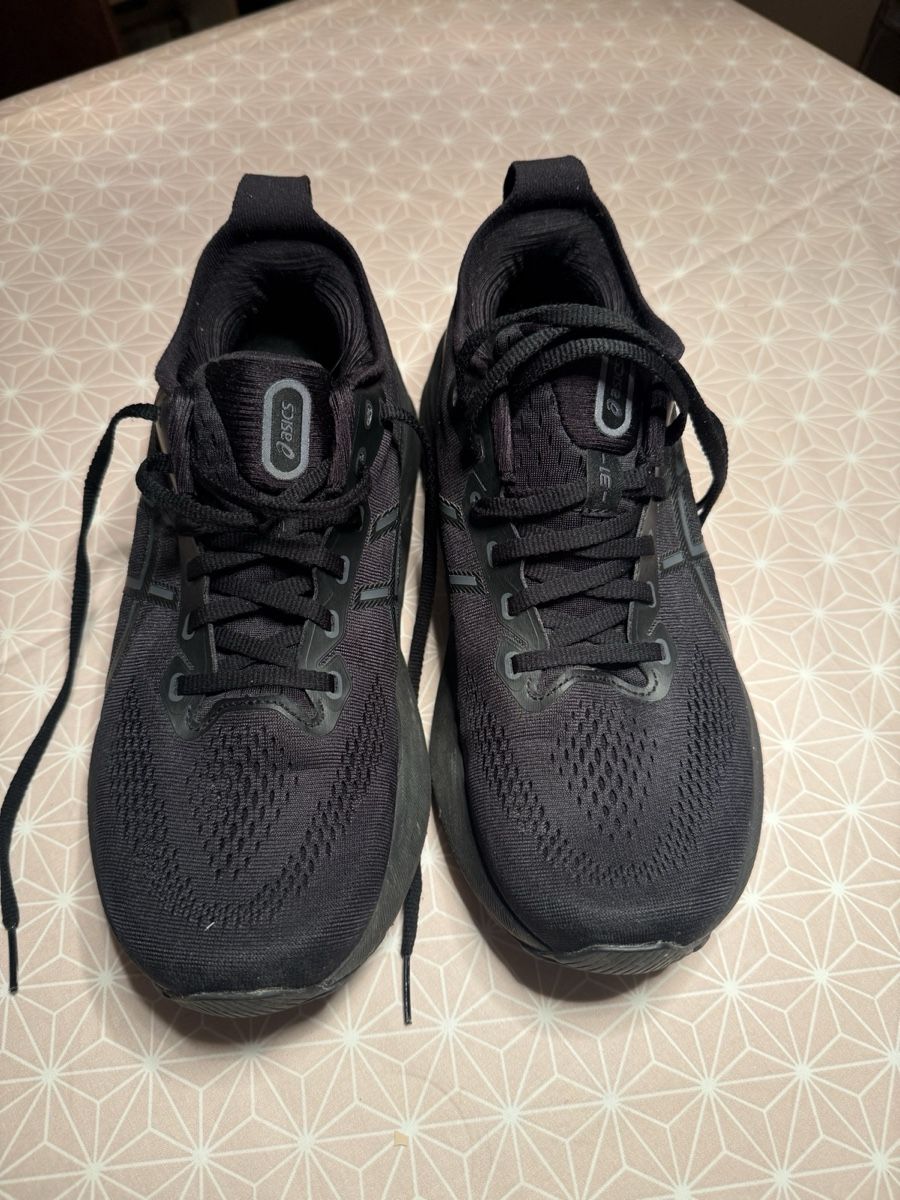 Asics Scarpe da donna: Sportschuhe Asics 42 – Usato da Winterthur venduto da Kate016