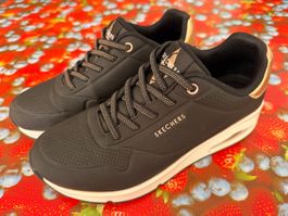 Skechers Uno - Stand on Air, Grösse 36, neuwertig!