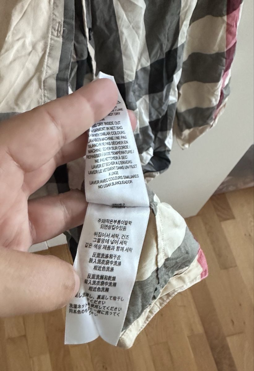 Burberry Blouses, T-shirts & Tops: Burberry Top – D'occasion à Dürrenroth par tvy_bh56 6
