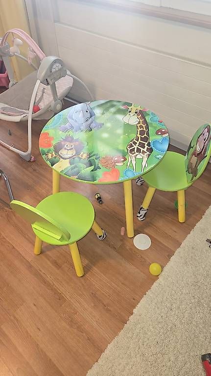 Tavoli: Kindertisch 2 stühle – Usato da Busswil BE venduto da Gunona 2