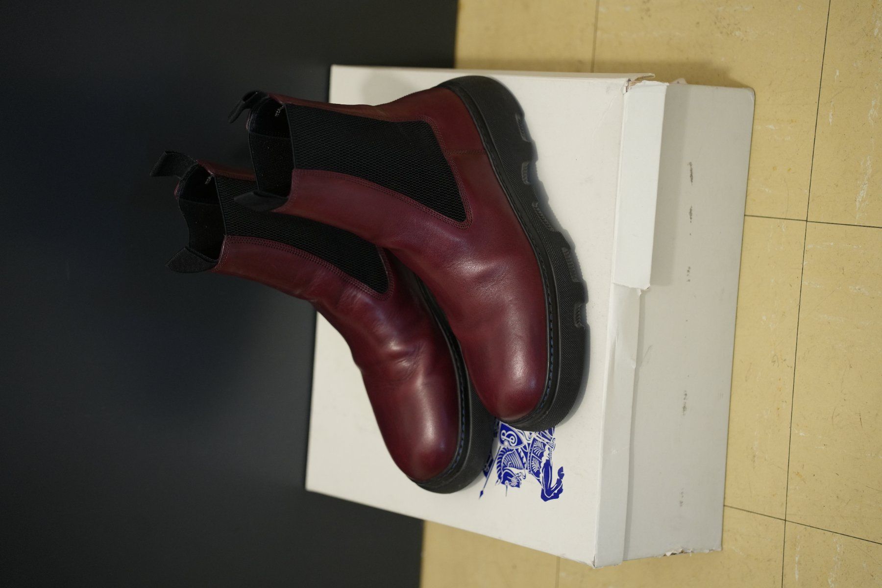 Burberry Scarpe da uomo: Burberry Chelsea Boots - 42 – Usato da Neuchâtel venduto da yan_lq56