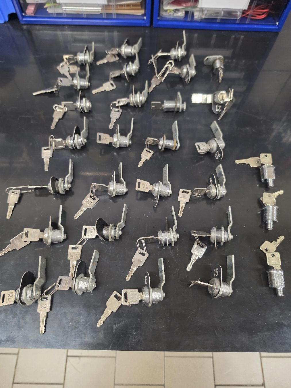 Cadenas: Schlösser – D'occasion à Glattfelden par hbct 2