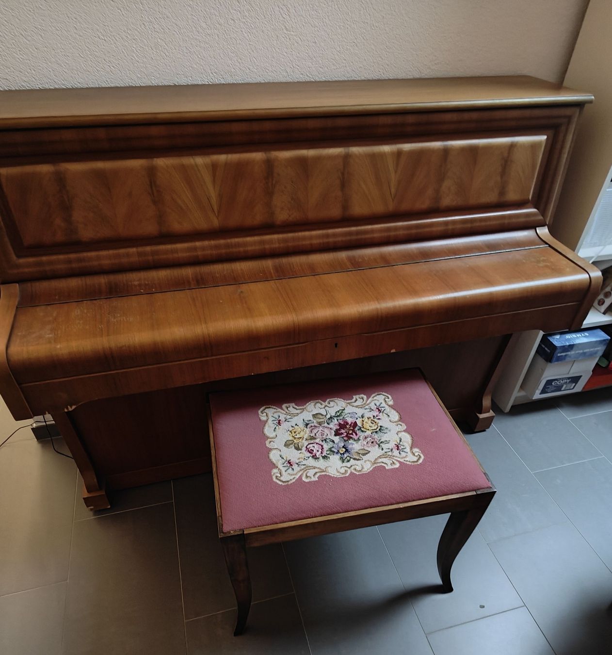 Strumenti musicali: Sauter Klavier mit Hocker  – Usato da Grossaffoltern venduto da Hmihi